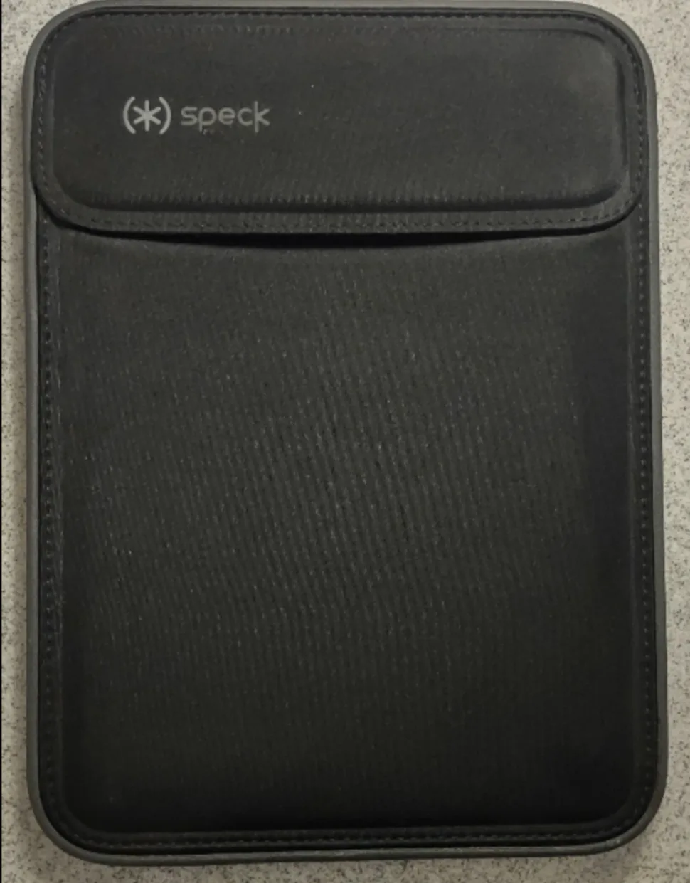 Speck Flaptop Sleeve for Macbook 12 inch image indicator(2)