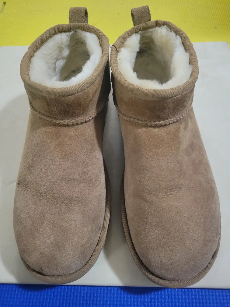 UGG Classic Mini Boots image indicator(3)