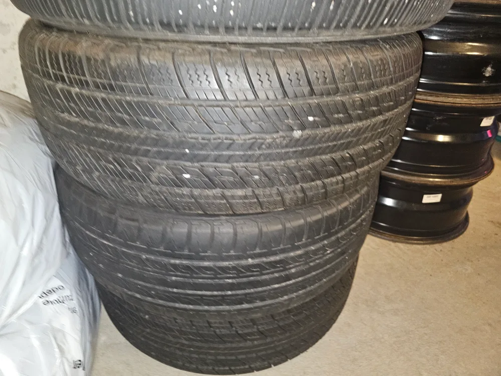 Set of 4 Mazda Wheels with Tires image indicator(2)