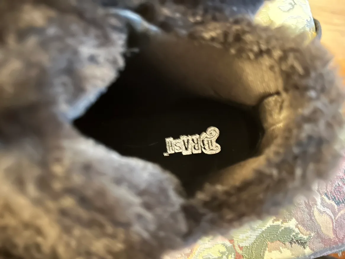 Women's Black Fur Lined Winter Boots image indicator(3)