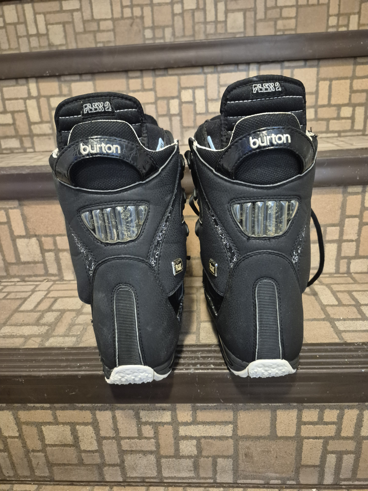 Burton Women's Sapphire Snowboard Boots Size 6 - photo 2