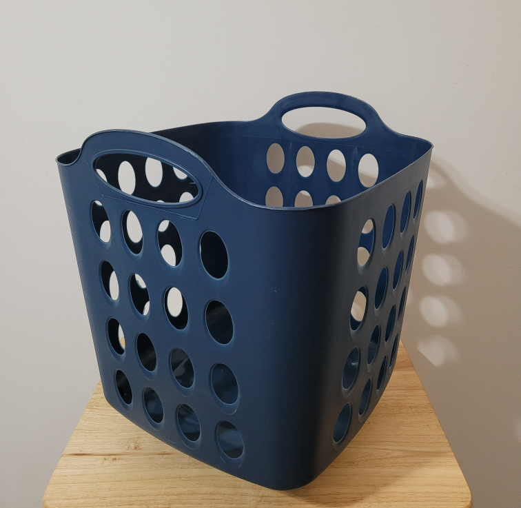 🆓️ Laundry Basket + Waste Basket #freecycle - photo 2