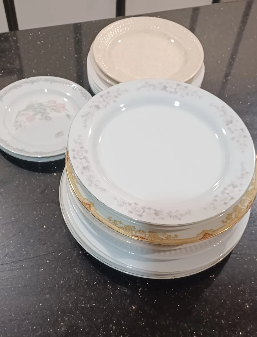 Variety Design Dinner and Dessert Plates image indicator(7)