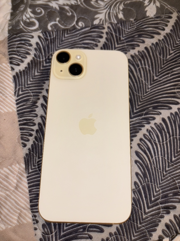 iPhone 15 YELLOW