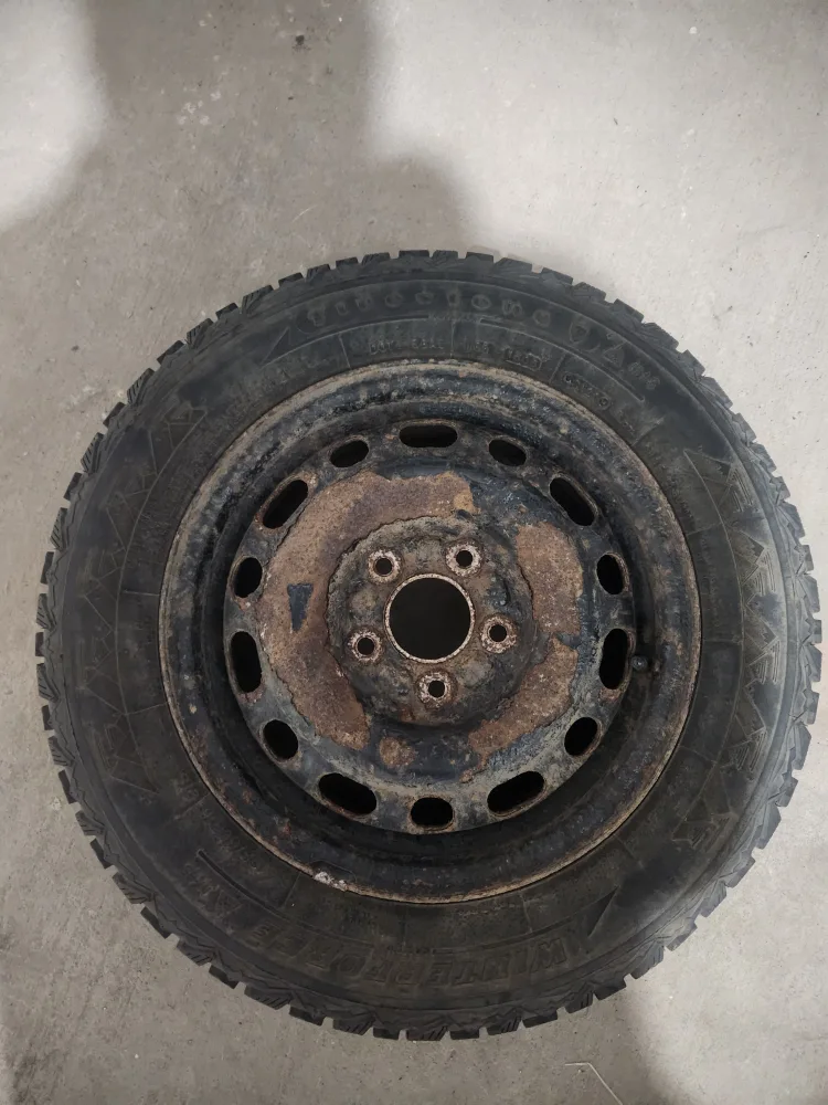 Set of 4 Firestone Winterforce Tires 195/65R15 image indicator(2)