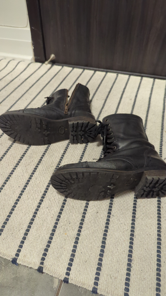 🧡 Black Leather Combat Boots - photo 4