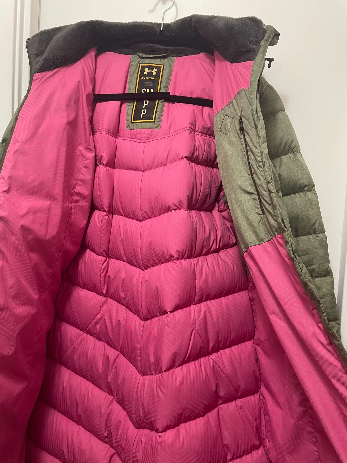 Under Armour Women's Green Down Jacket image indicator(3)