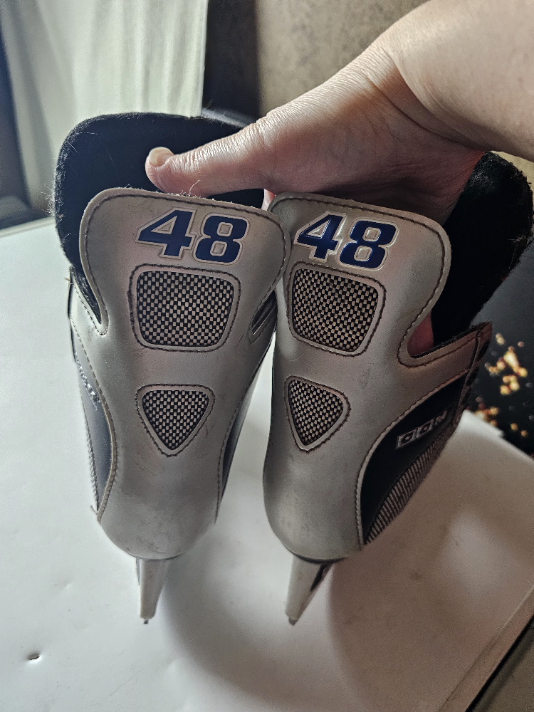 CCM kids skates - photo 3
