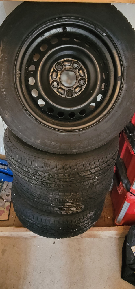 Set of 4 Winter Tires 195/65R15