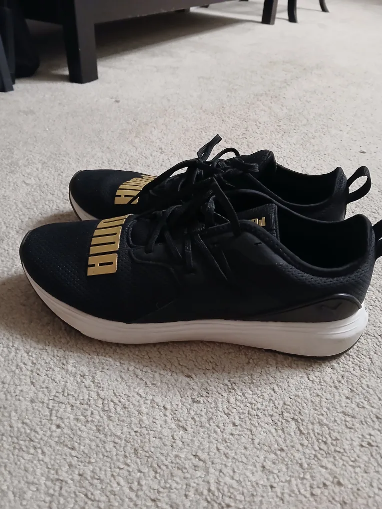 PUMA black and gold shoes, size 9 image indicator(4)