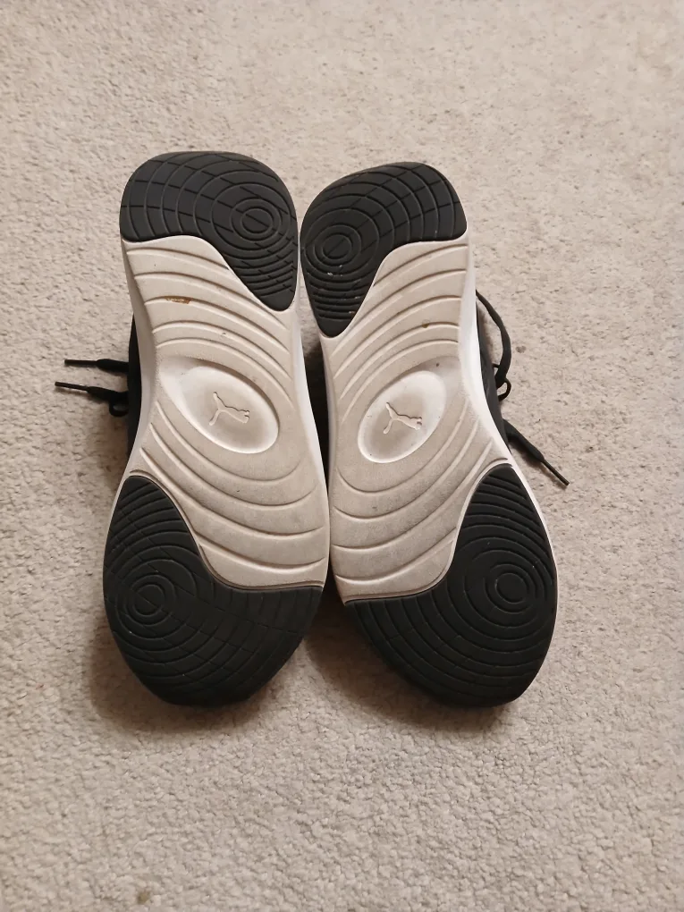 PUMA black and gold shoes, size 9 image indicator(8)