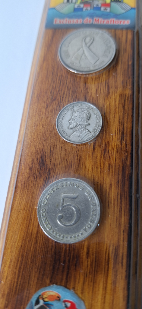 Panama Souvenir Wooden Plaque with Coins - photo 2