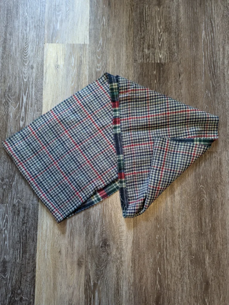 Reversible Plaid Scarf image indicator(2)