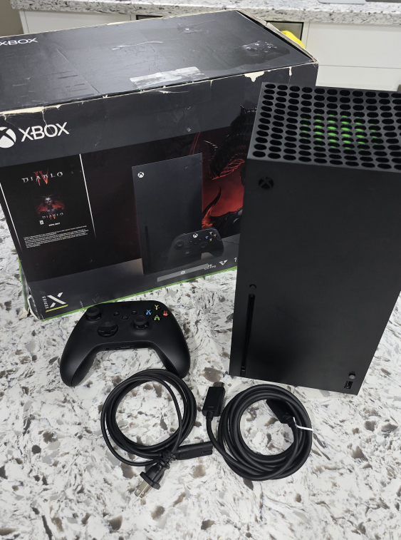 Xbox Series X – Diablo® IV Bundle + Official Wireless Headset - photo 2