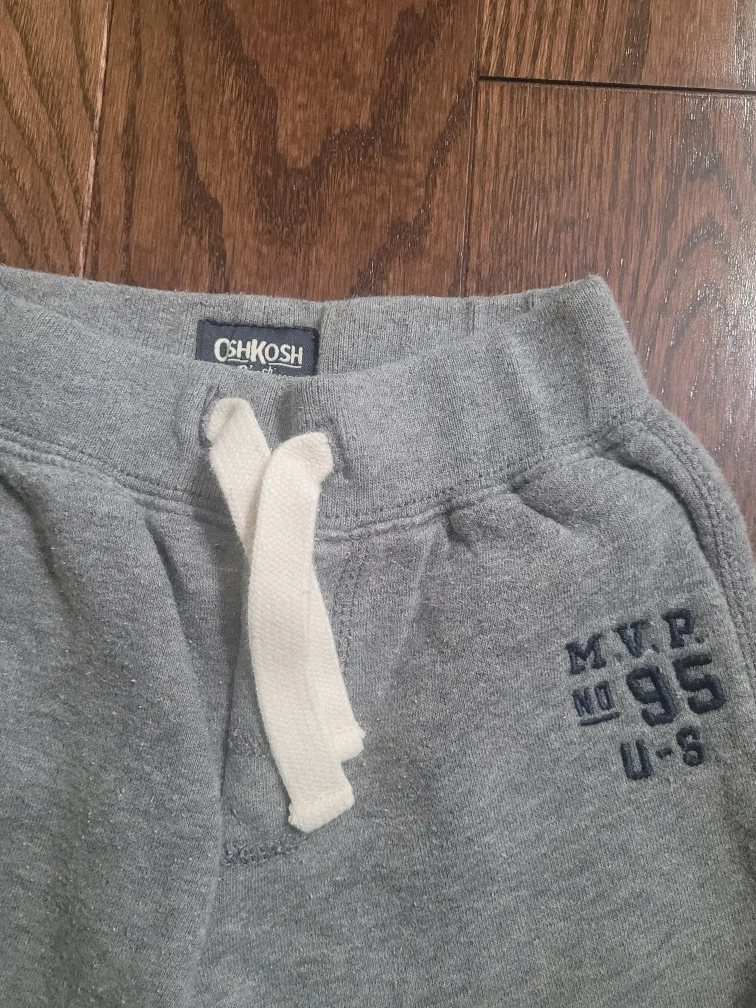 OshKosh B'gosh Toddler 2T Grey Sweatsuit and Pants image indicator(5)