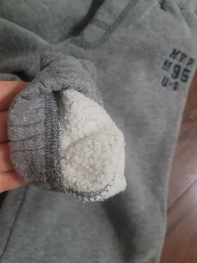 OshKosh B'gosh Toddler 2T Grey Sweatsuit and Pants image indicator(7)