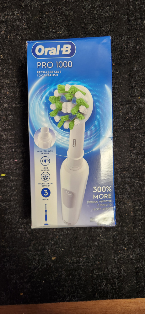 Brand New Oral-B Pro 1000 Electric Toothbrush