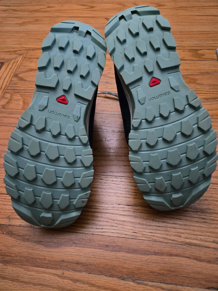 Salomon Hiking Boots image indicator(9)