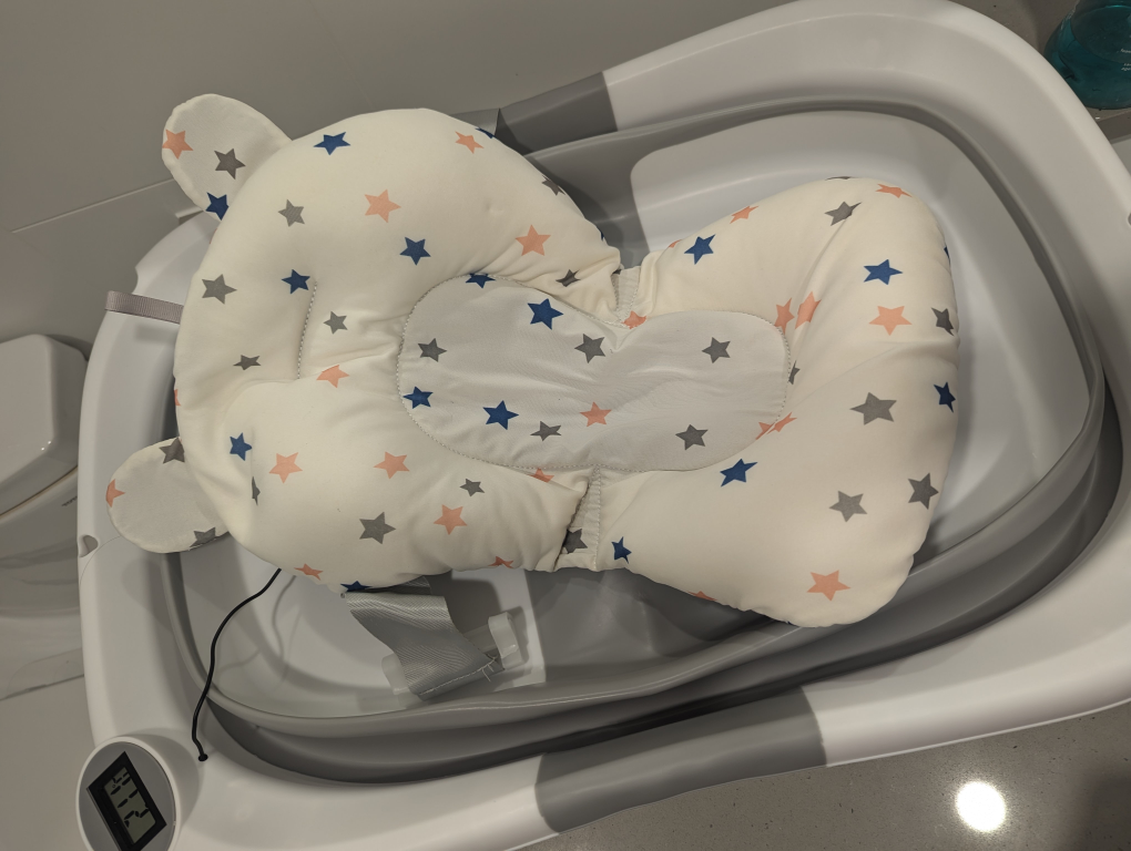 Befol Collapsible Baby Bathtub with Temperature Display - photo 4