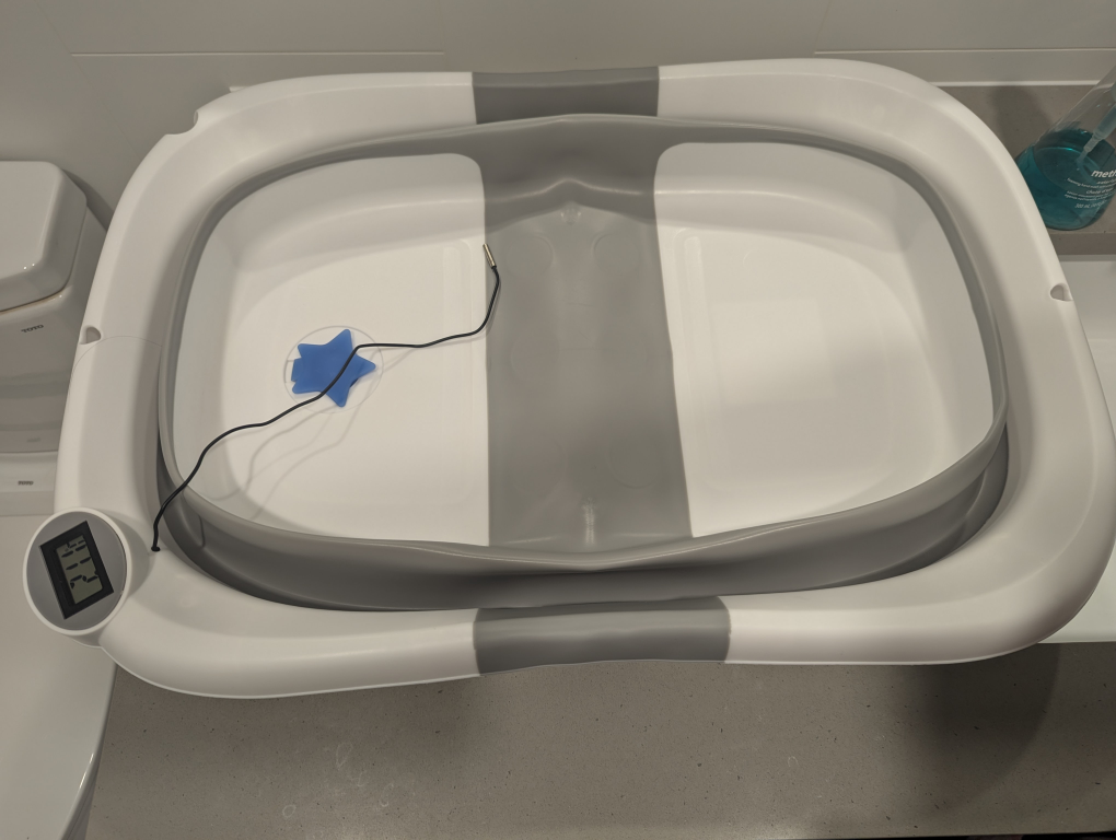 Befol Collapsible Baby Bathtub with Temperature Display - photo 5