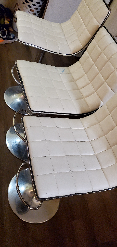 Set of 3 White Bar Stools selling Together - photo 5