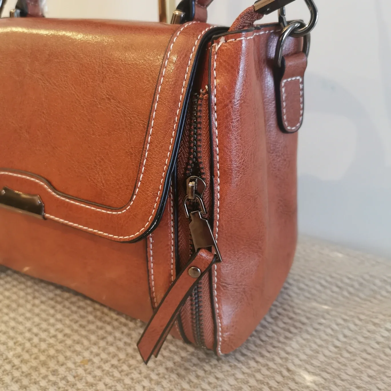 Brand New Brown Leather Shoulder Bag & Handbag image indicator(6)