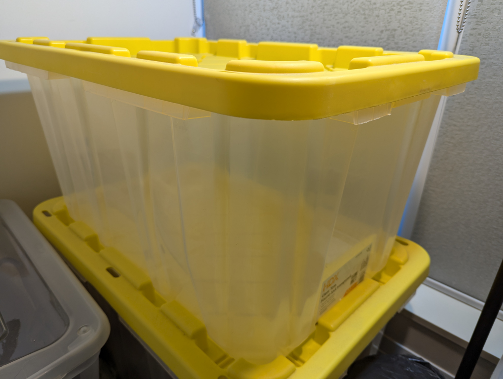 HDX Clear Tote 102 Litres storage container - photo 2