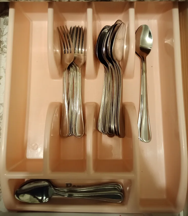 Set of Silverware (Cutlery Set) thumbnail
