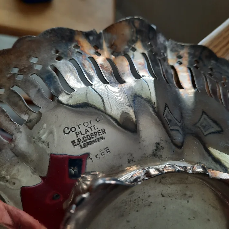 Vintage Silver-Plated Serving Dish image indicator(3)