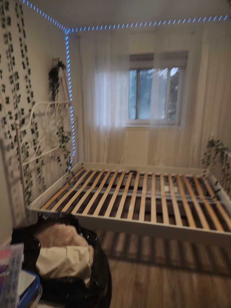 ikea queen size bed frame white - photo 2