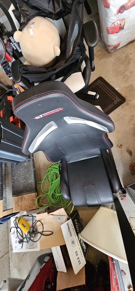 GT Omega Racing Seat with Stand - photo 3