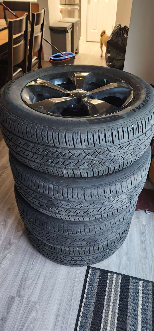 Set of 4 Jeep Cherokee Wheels and Tires