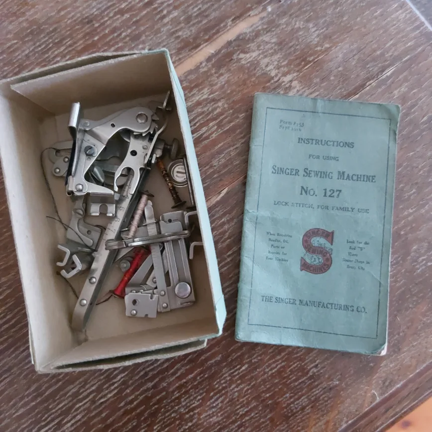 Antique Singer Sewing Machine No. 127 with Table image indicator(2)