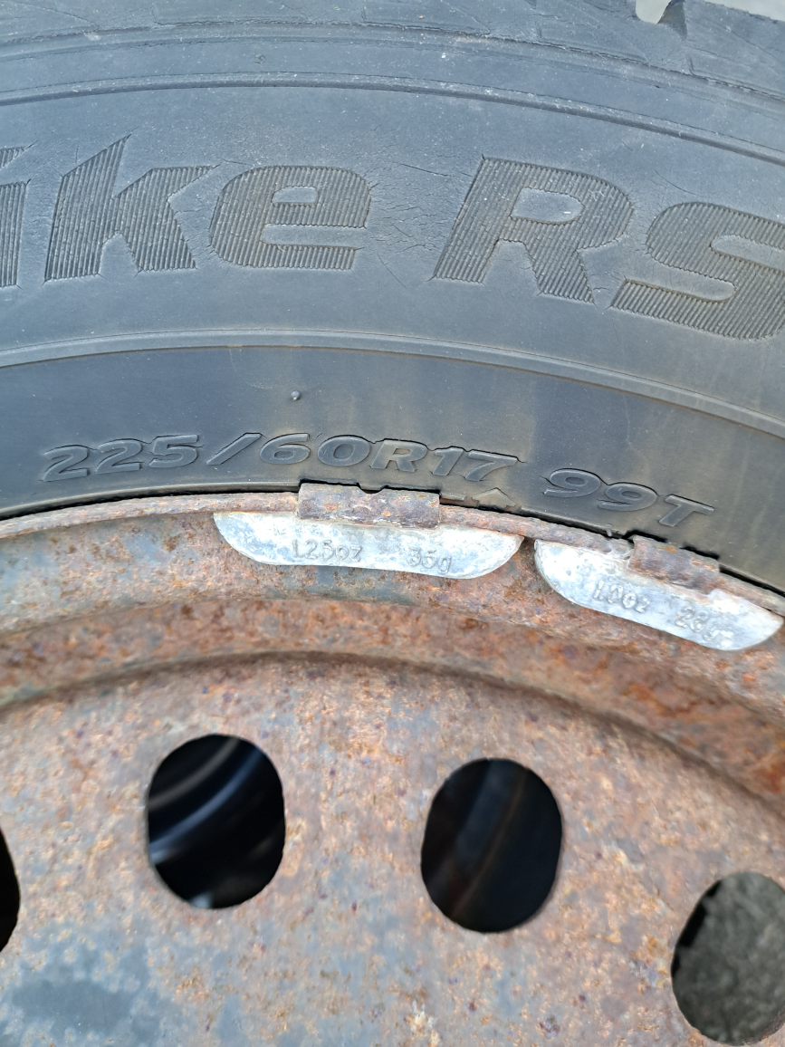 Hyundai Tucson winter tires and rims - photo 3