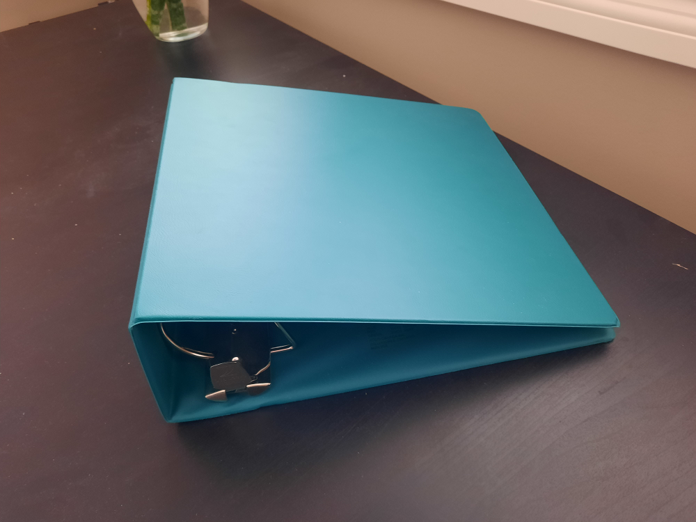 4" green binder