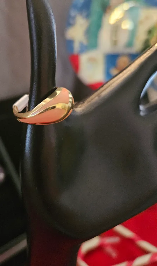 Vintage Coral & Gold Enamel Ring image indicator(3)