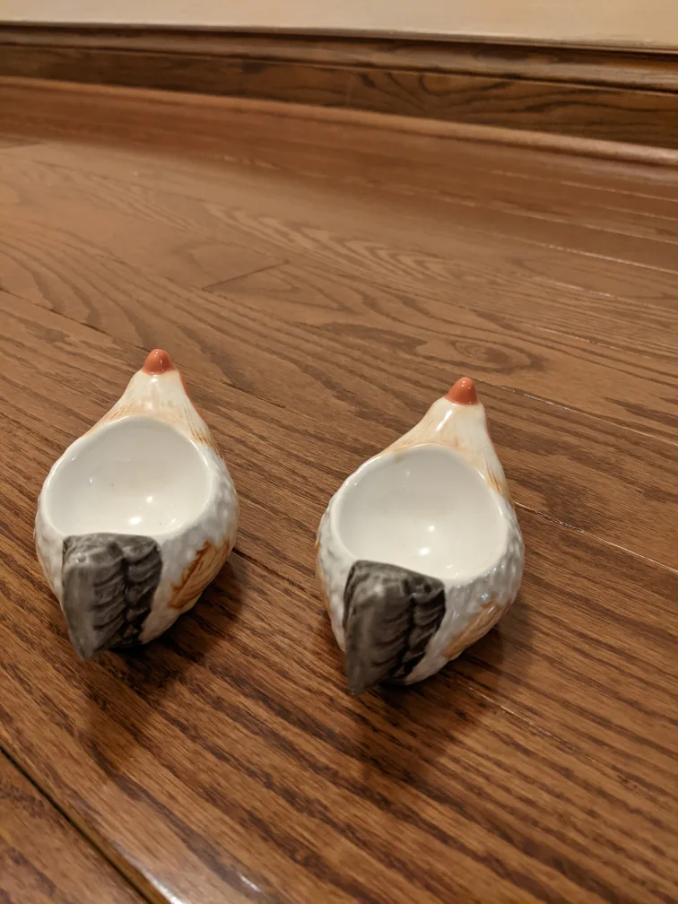 Set of 2 Ceramic Chicken Egg Cups #ThriftyPicks image indicator(3)