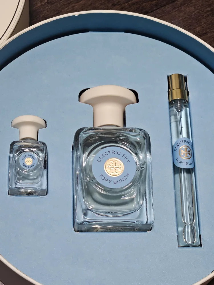 Tory Burch Electric Sky Gift Set image indicator(2)