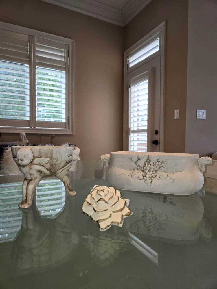 White Rectangular and Round Decorative Bowl thumbnail