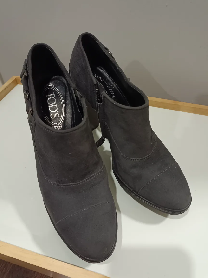 TODS Suede Ankle Boots(Moving Sale) image indicator(2)