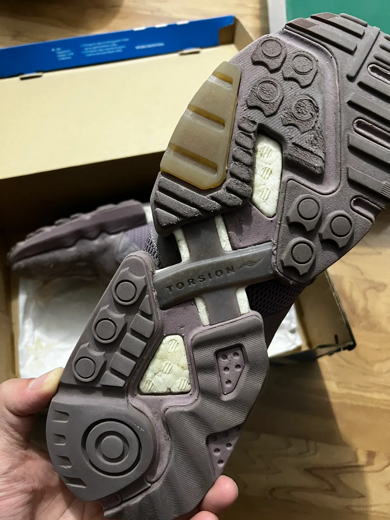 Adidas sneaker - size 12 image indicator(5)