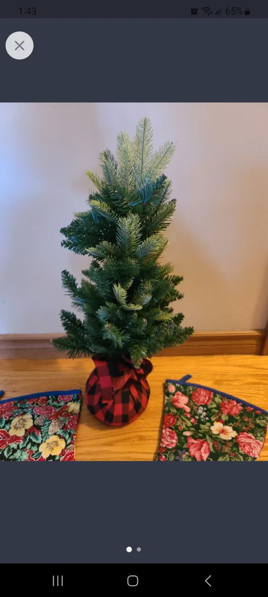 Small Artificial Christmas Tree with Two Stocking image indicator(2)