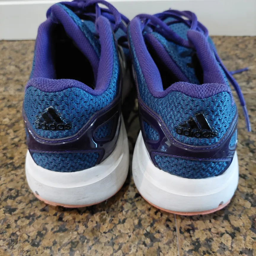 Adidas Women's Athletic Shoes Size 6.5 US image indicator(4)