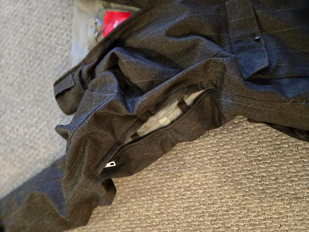 Women's Four Square Snowboard Jacket image indicator(5)