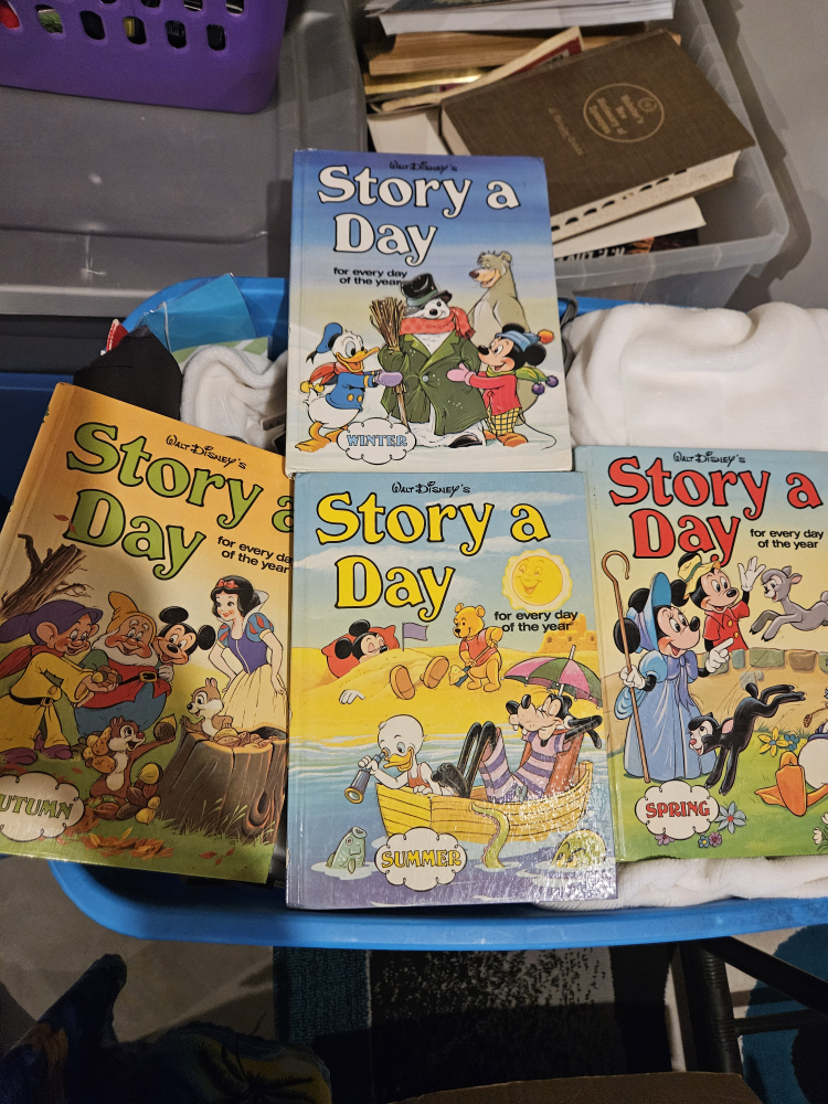 Walt Disney's Story a Day - Vintage Book Set - photo 3