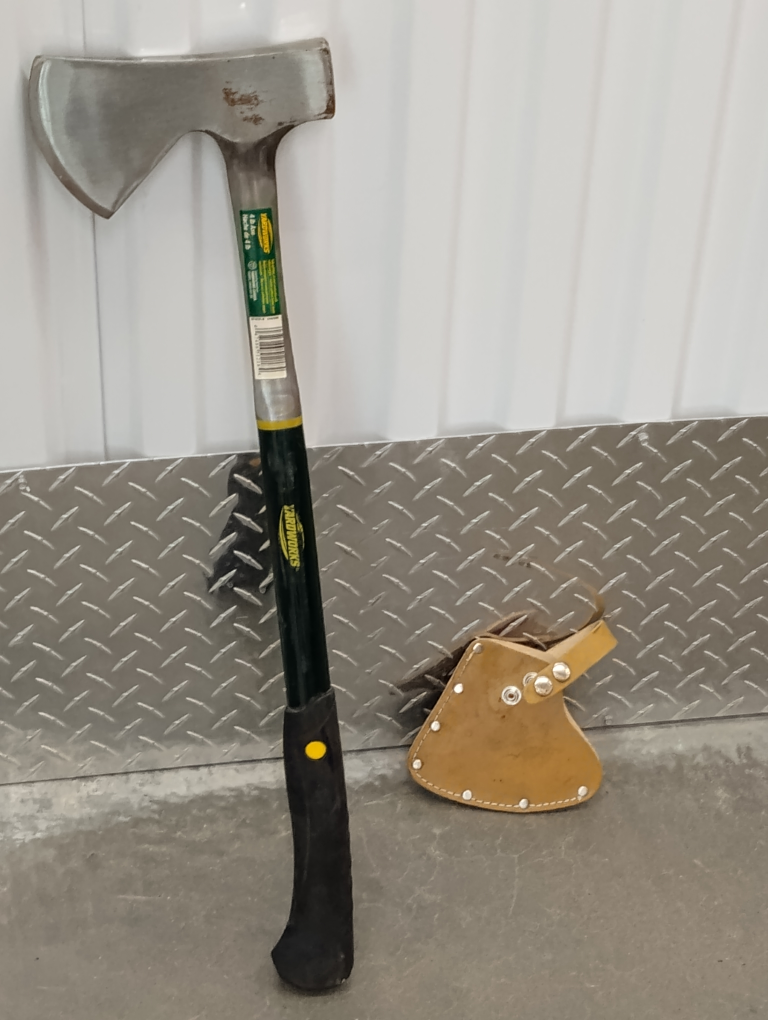 Yardworks 4lbs axe