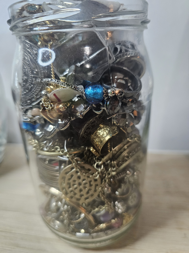 Jar of Vintage Jewellery - photo 4