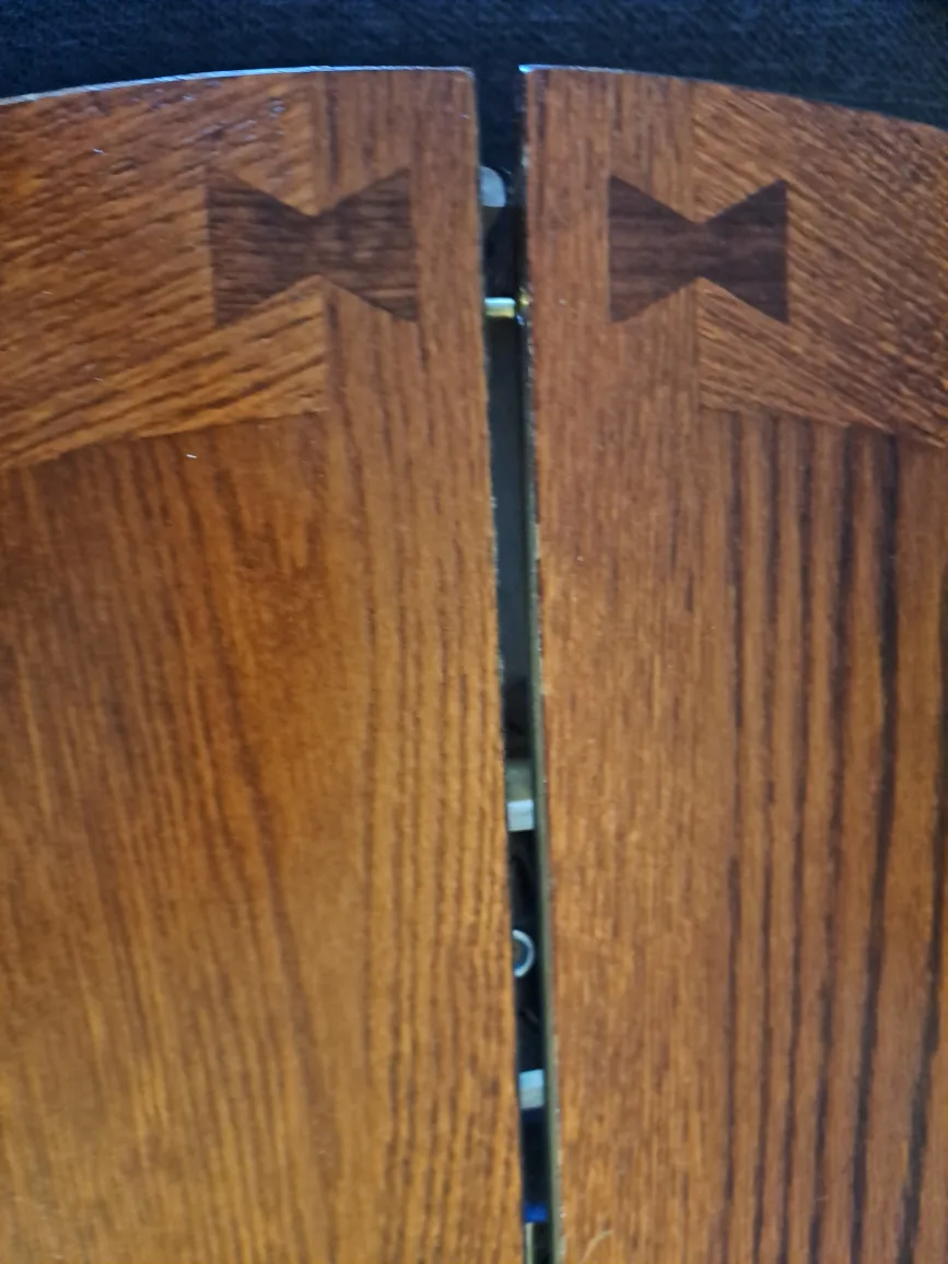 Arneda Extendable Round Dining Table image indicator(2)