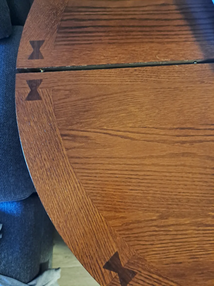 Arneda Extendable Round Dining Table image indicator(3)