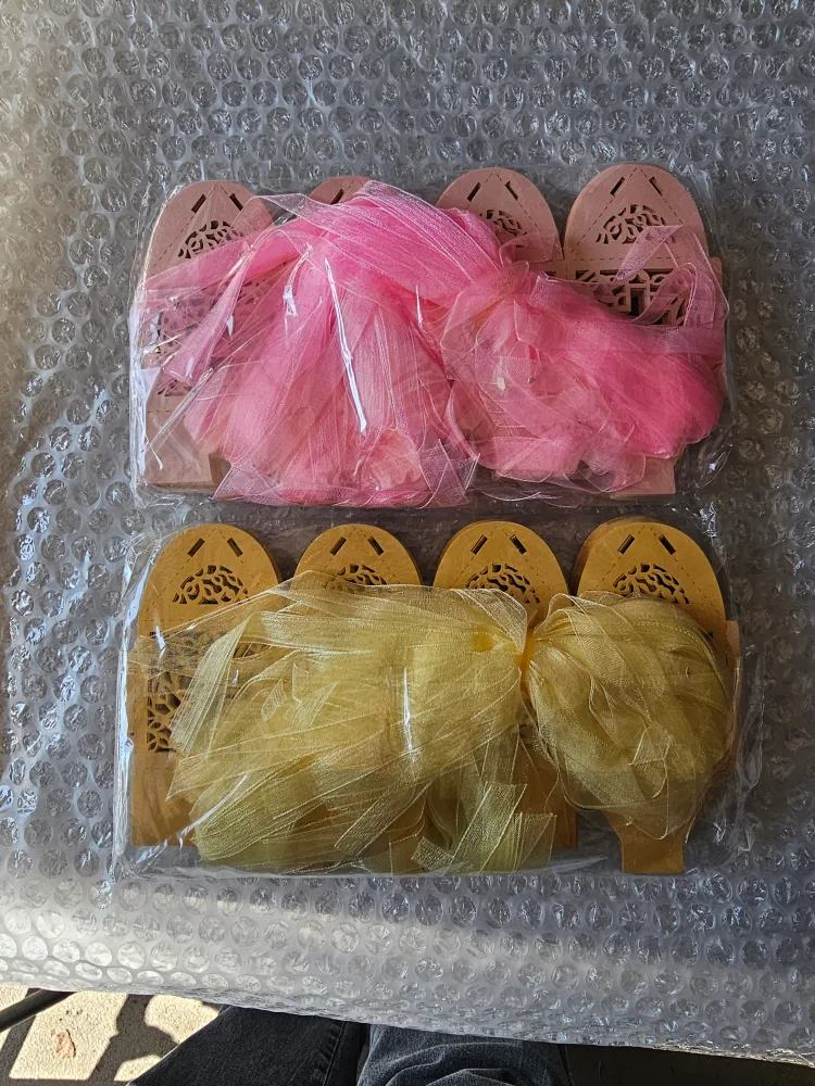 50 Pack of Cross Design Favour Boxes - Pink and yellow image indicator(3)